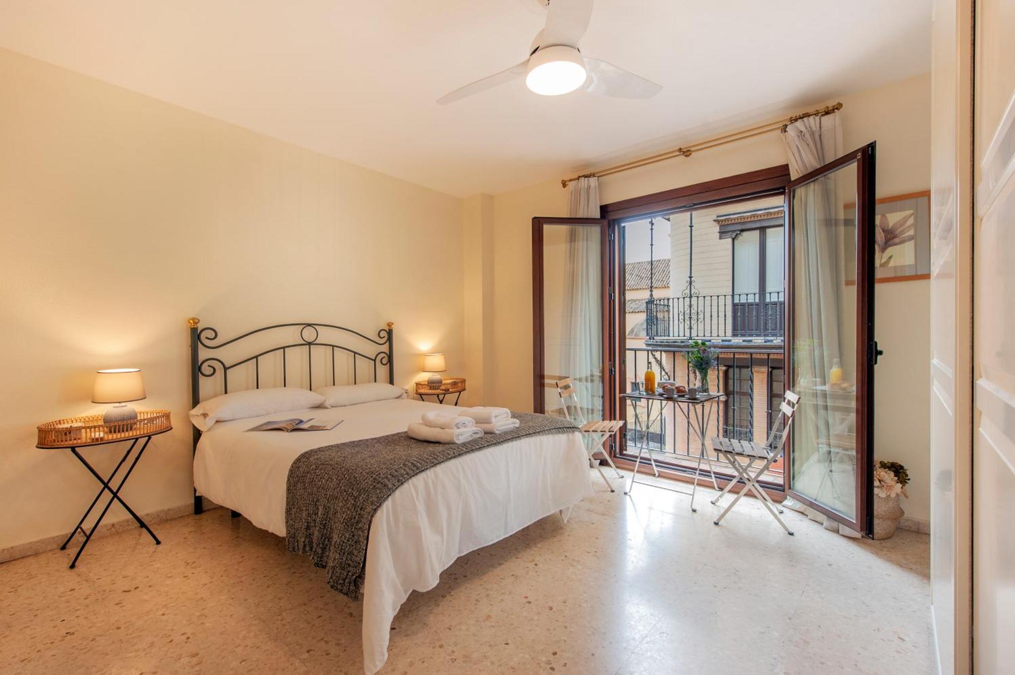 Ispal Apartment & Parking Seville Historic Center Vutse06601 Dış mekan fotoğraf